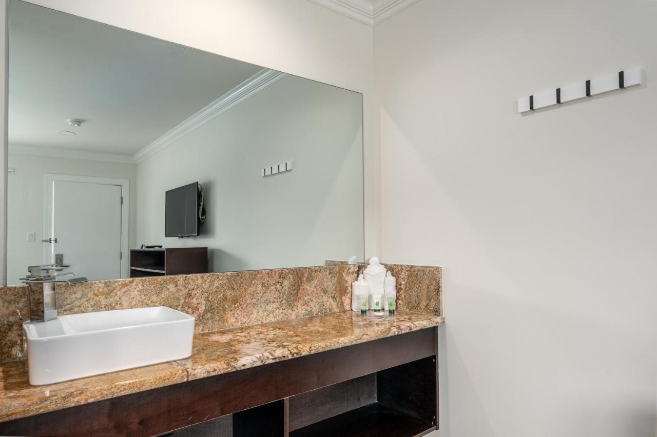 Crewe Boutique Inn Екстериор снимка