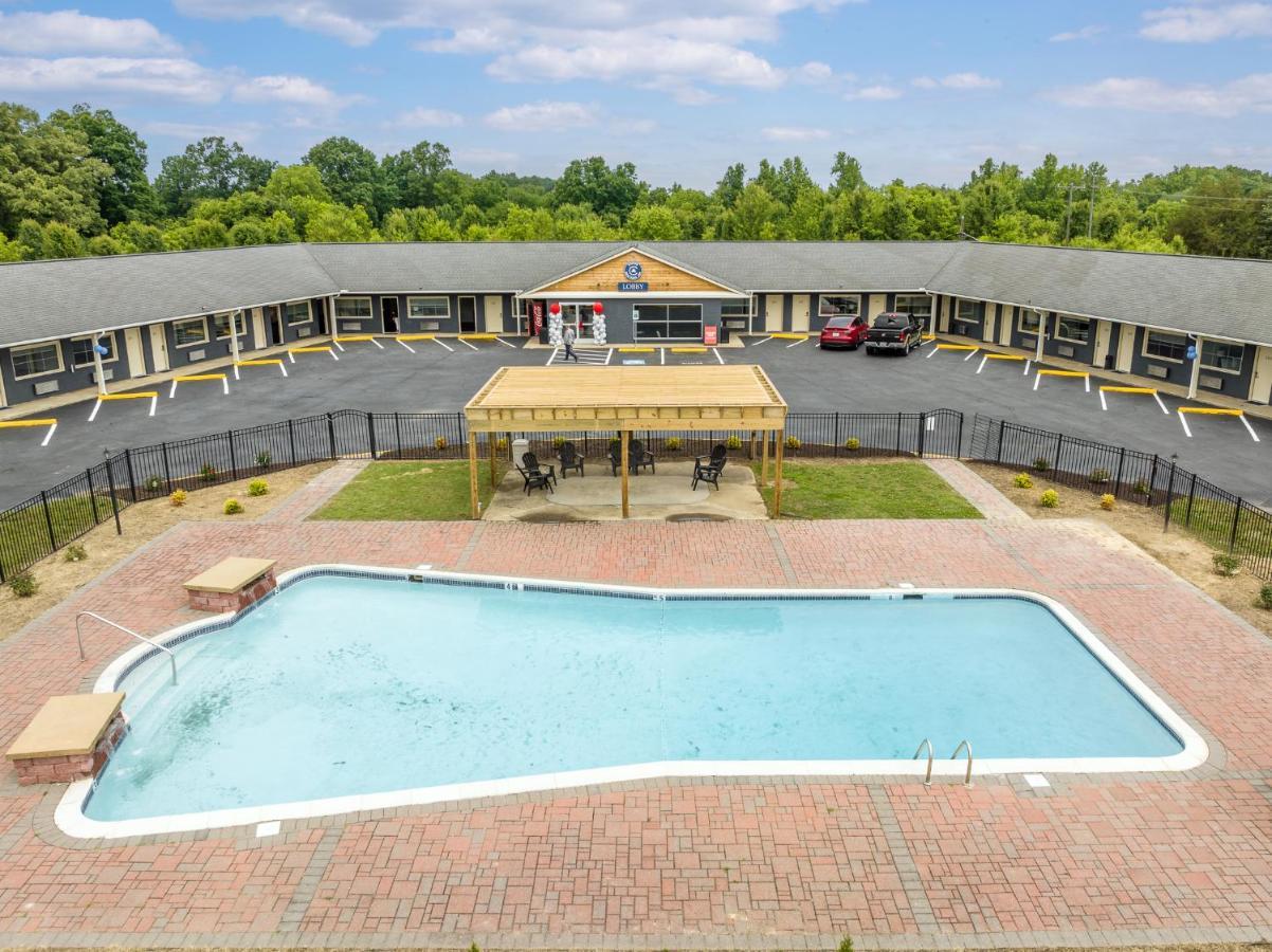 Crewe Boutique Inn Екстериор снимка